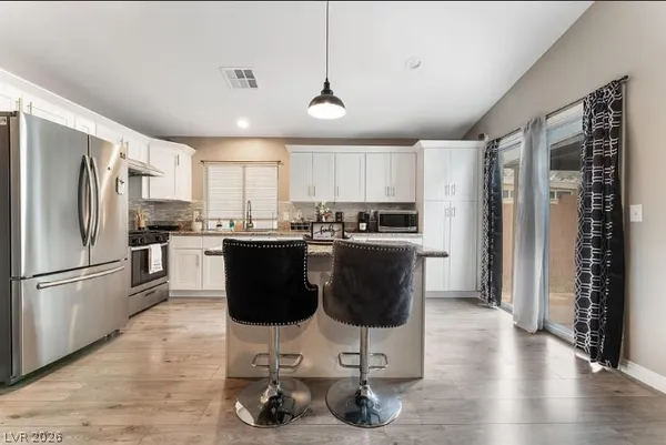 $2,595 | 6669 Lucky Strike Way, Las Vegas, NV 89108