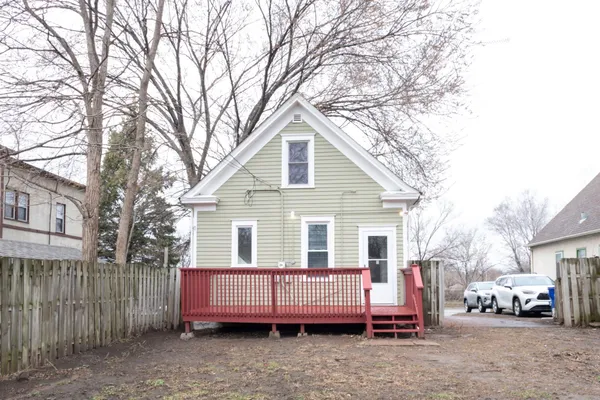 $1,999 | 810 Concordia Avenue, St. Paul, MN 55104