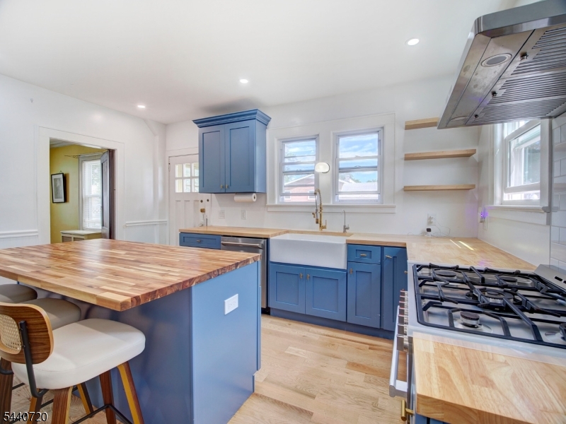 141 Parker Road Elizabeth, NJ 07208 - Photo 12 of 35