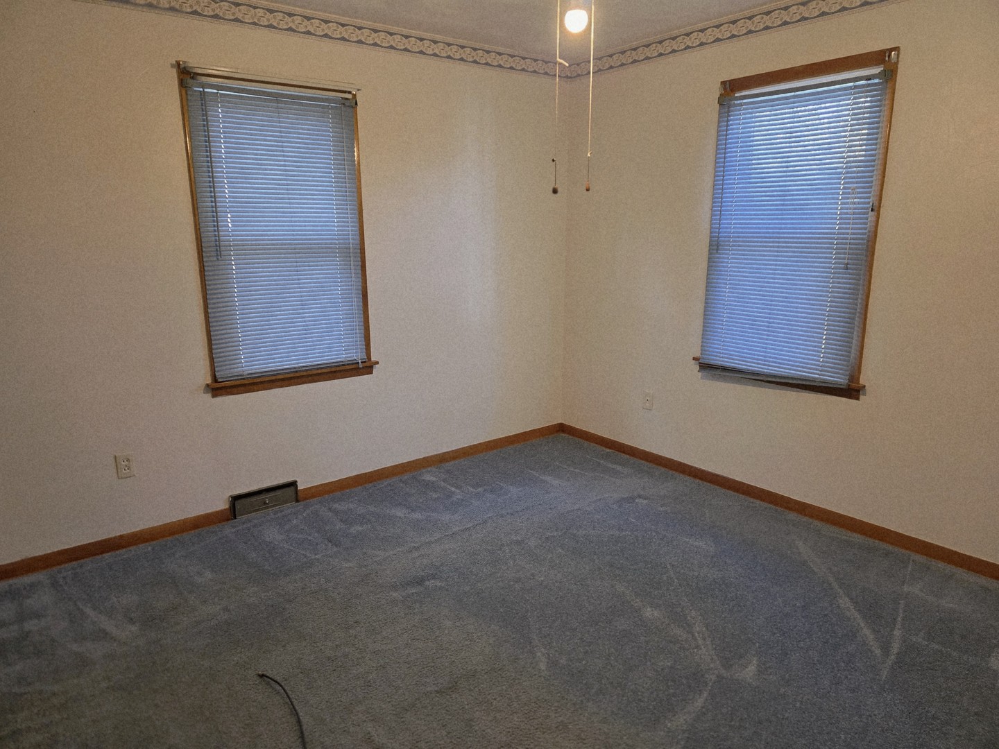 1402 9th Avenue Rock Falls, IL 61071 - Photo 7 of 14 a view of an empty room with a window