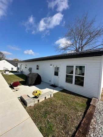 $1,056 | 506 18th Street, Bedford, IN 47421