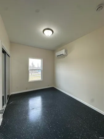 $1,056 | 506 18th Street, Bedford, IN 47421