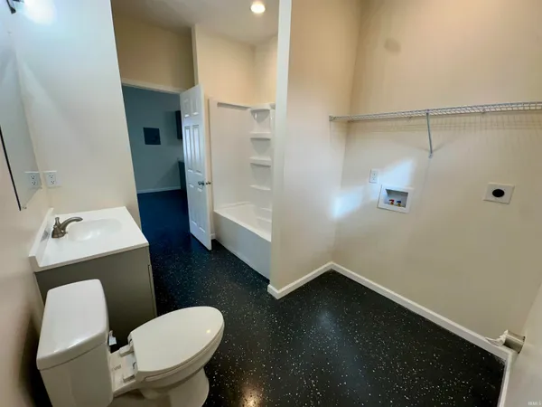 $1,056 | 506 18th Street, Bedford, IN 47421