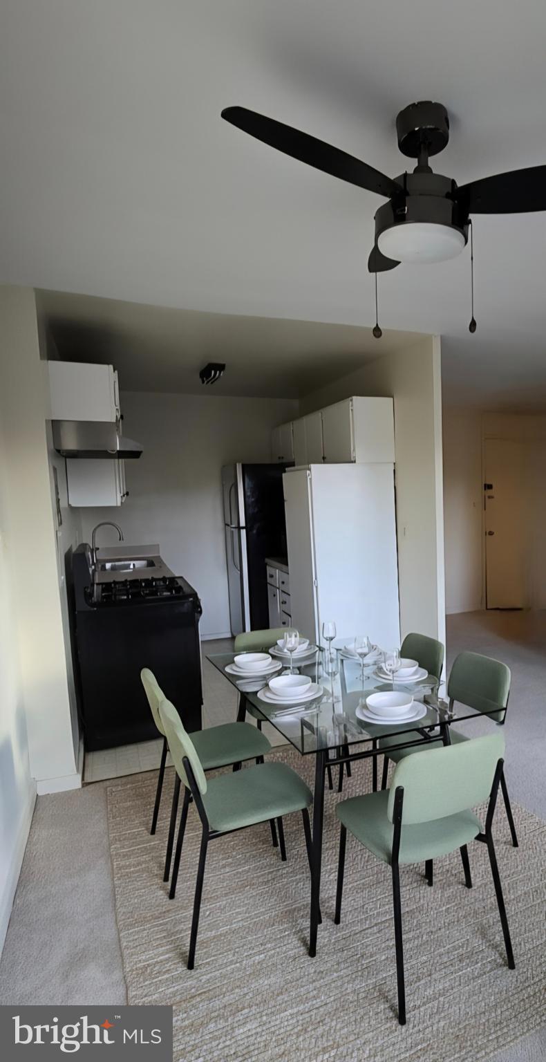 1200 South Arlington Ridge Road, Unit 403 Arlington, VA 22202 - Photo 8 of 19 Plenty of space for a table for six.*