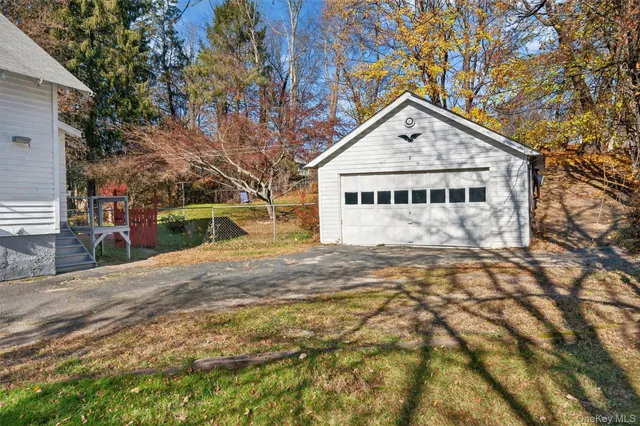 $229,900 | 18 Seybolt Avenue, Otisville, NY 10963