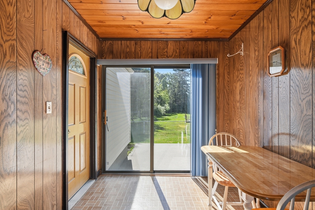 315 Porter Road East Longmeadow, MA 01028 - Photo 24 of 39