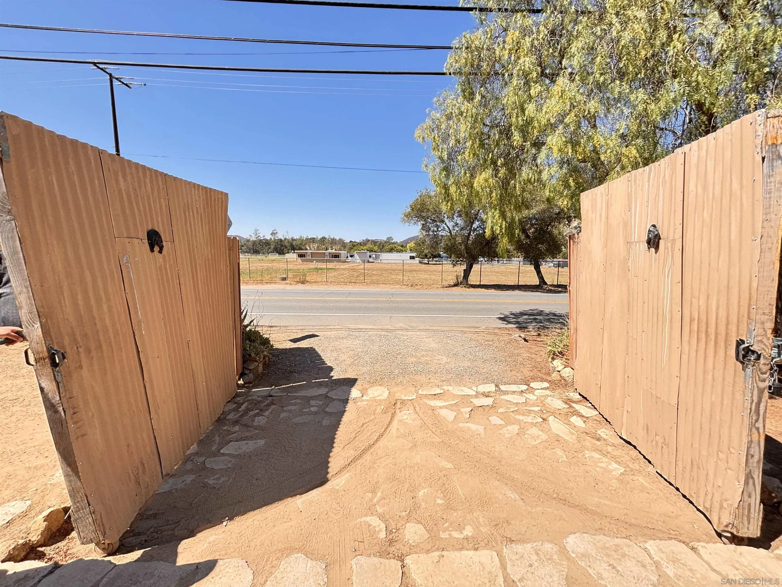 2233 Rainbow Valley Boulevard Fallbrook, CA 92028 - Photo 2 of 7