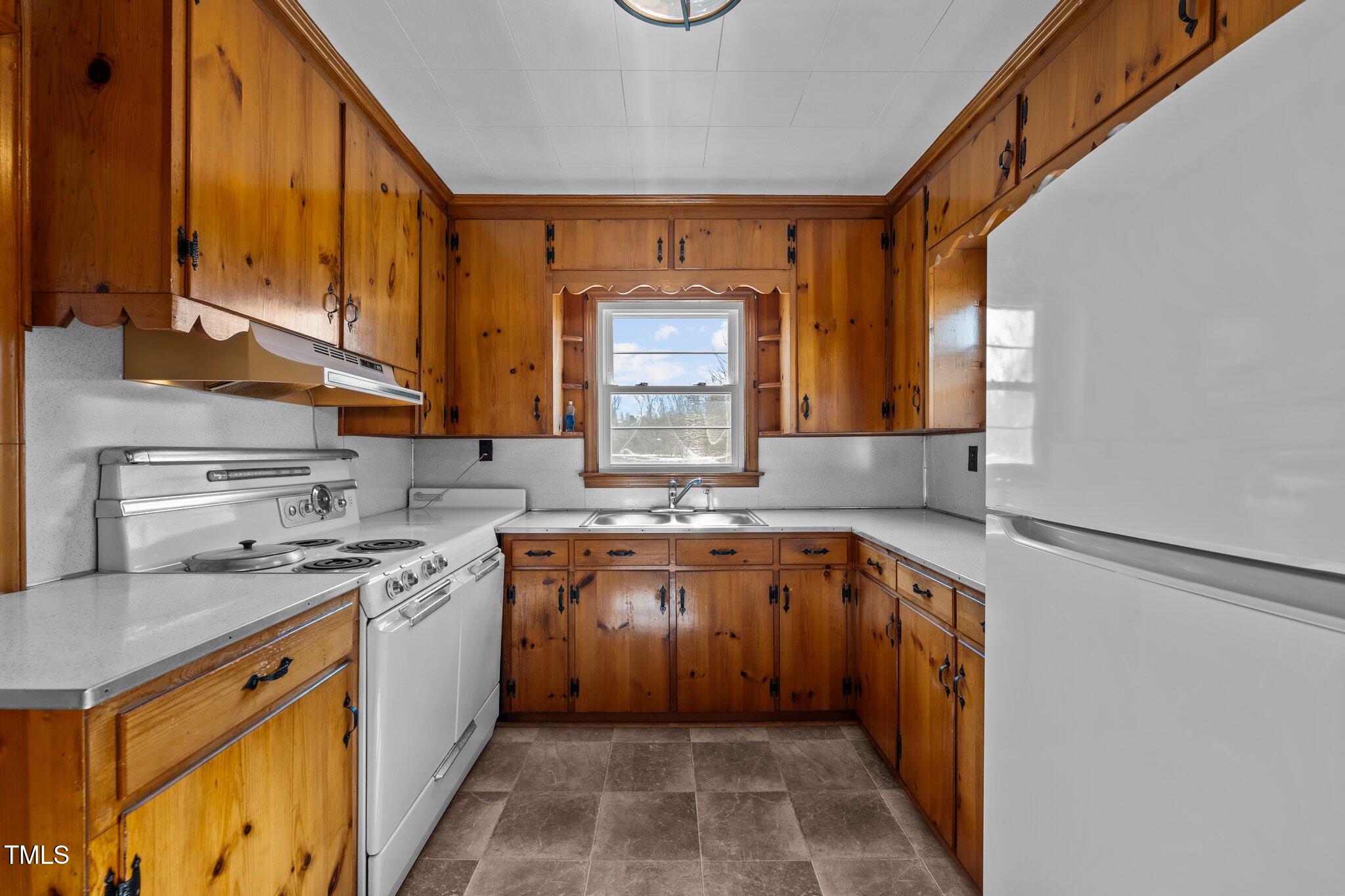 1413 Longhurst Street Roxboro, NC 27573 - Photo 23 of 47 22-web-or-mls-_1094938