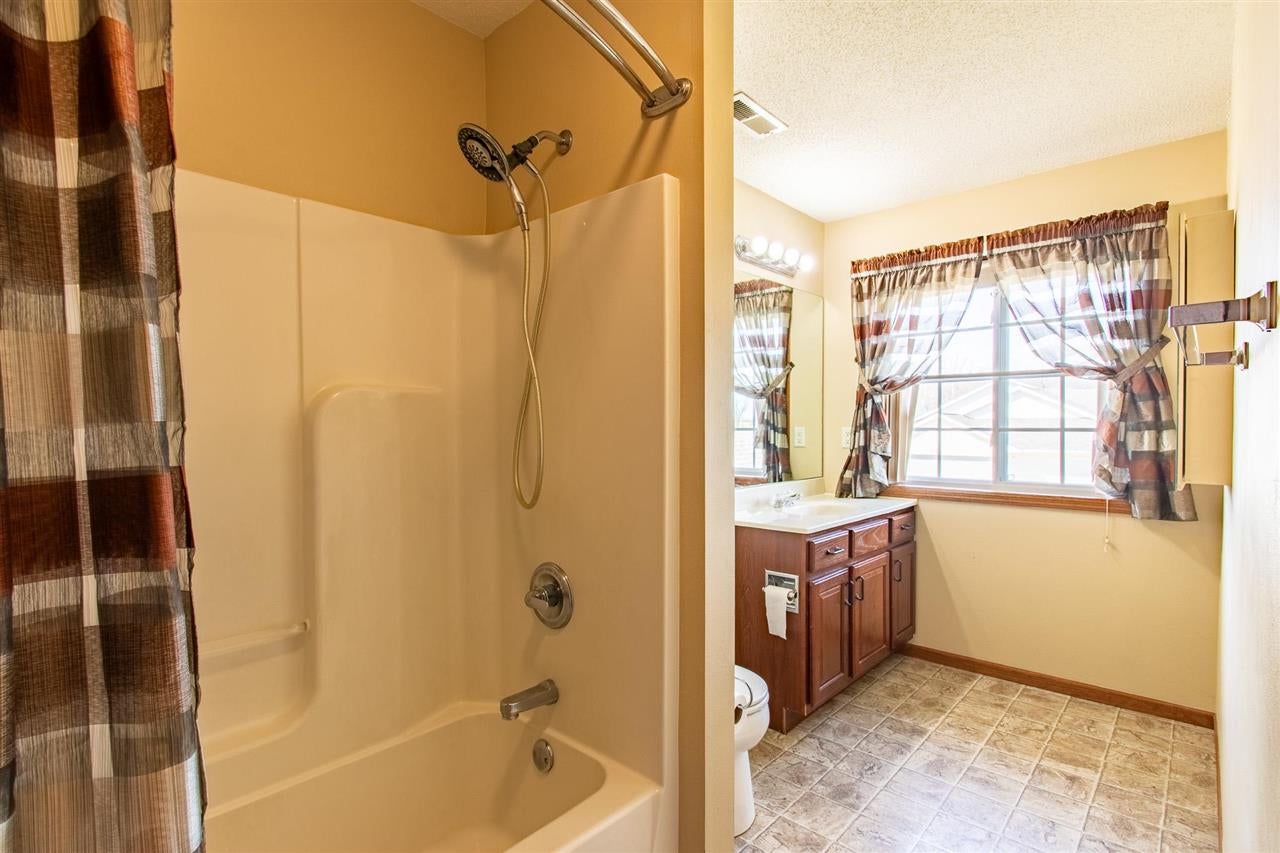 3731 Stoney Point Road Southwest Cedar Rapids, IA 52404 - Photo 16 of 19 Gallery Image 16