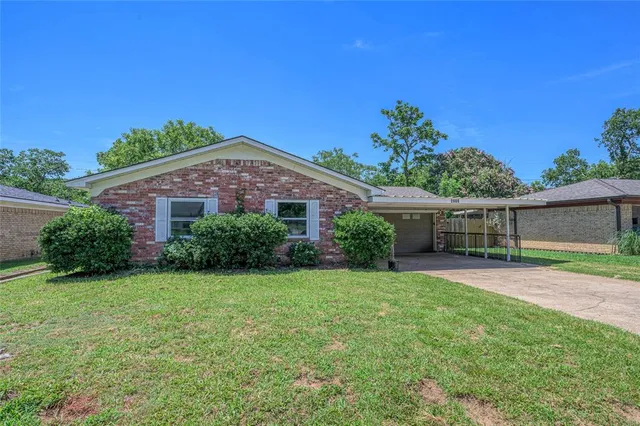 $172,900 | 2606 Easy Street, Denison, TX 75020