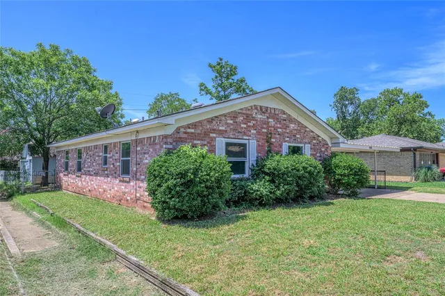 $172,900 | 2606 Easy Street, Denison, TX 75020