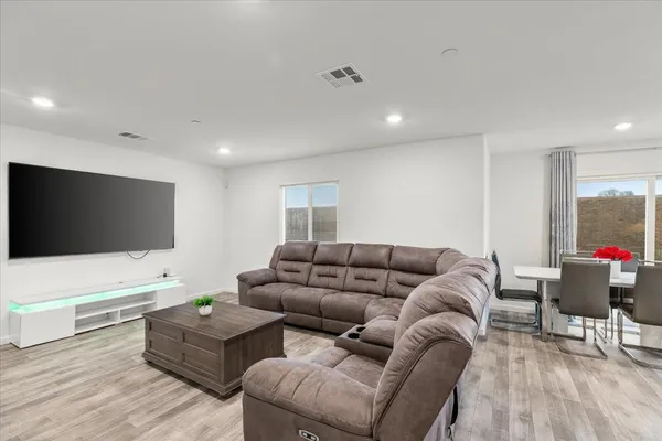 $545,000 | 6421 Maple Leaf Lane, Riverbank, CA 95367