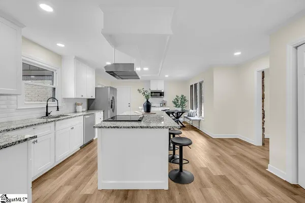 $574,000 | 311 Dunbarton Court, Spartanburg, SC 29307