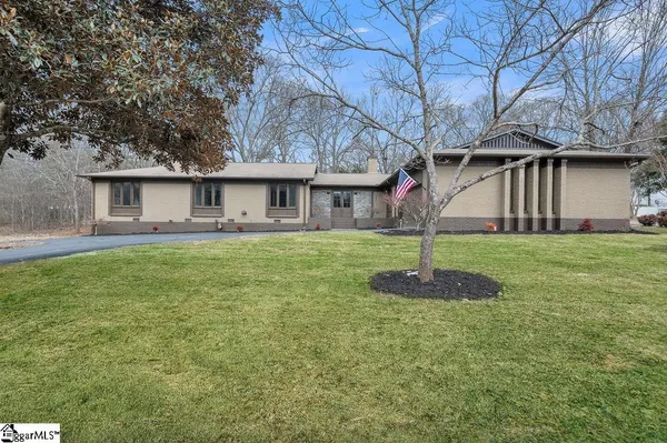 $574,000 | 311 Dunbarton Court, Spartanburg, SC 29307