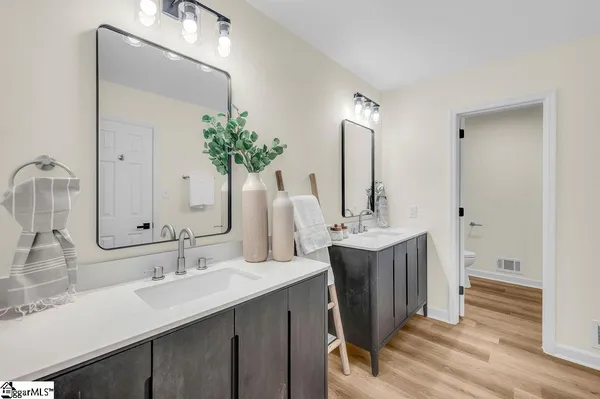 $574,000 | 311 Dunbarton Court, Spartanburg, SC 29307