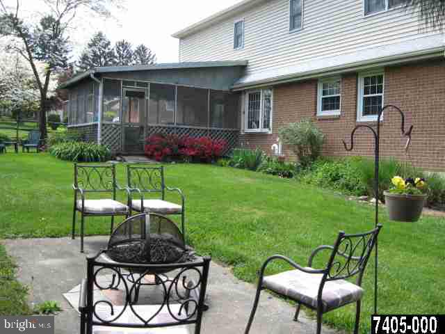 3053 Dundee Road York, PA 17406 - Photo 23 of 25 Gallery Image 23