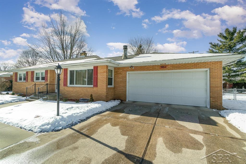 3811 Sharon Road Midland, MI 48642 - Photo 3 of 22 50166109-9e940457-9847-487b-af76-cb90150585f4.JPG