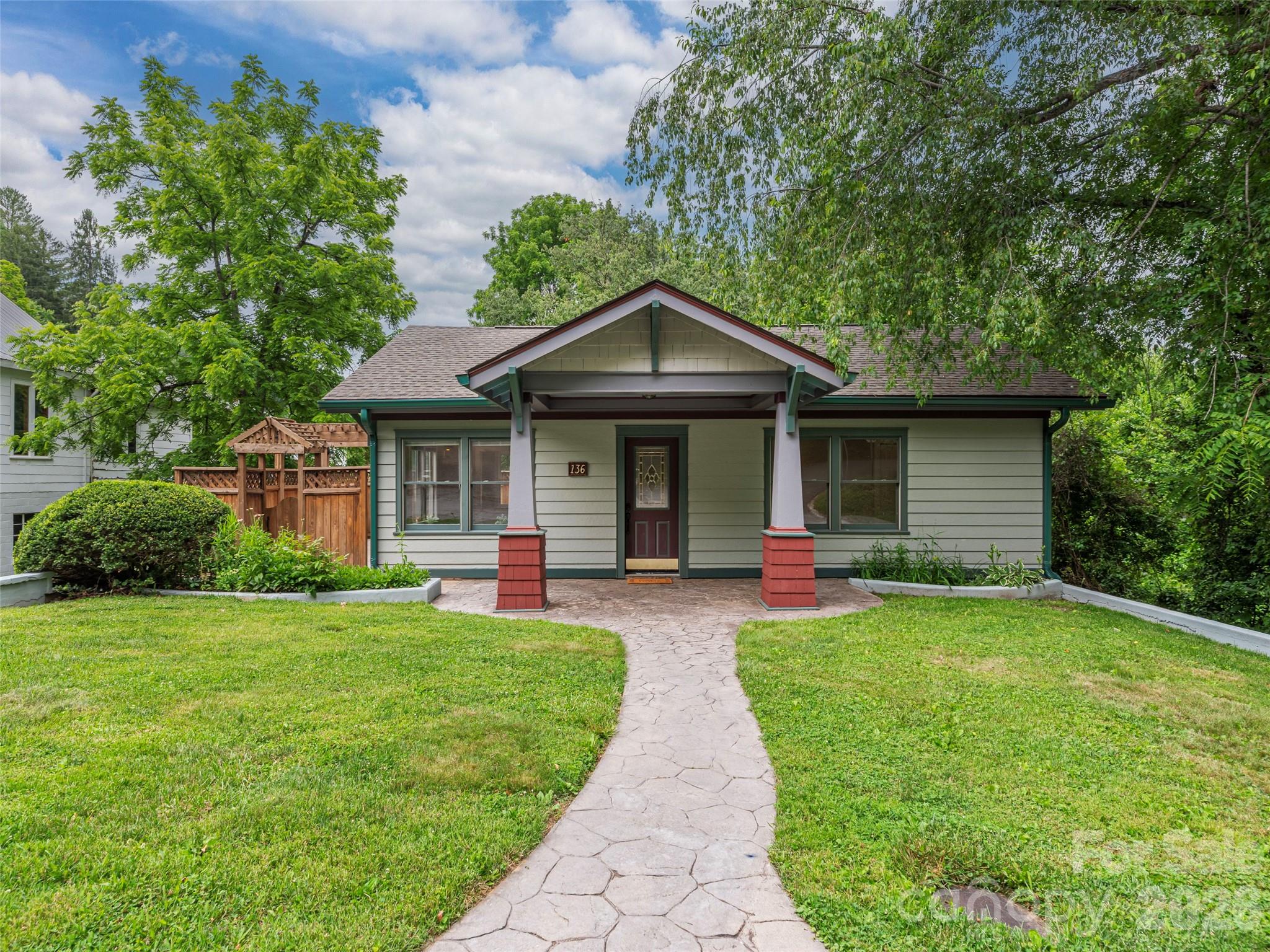 136 Assembly Street Waynesville, NC 28786 - Photo 2 of 36