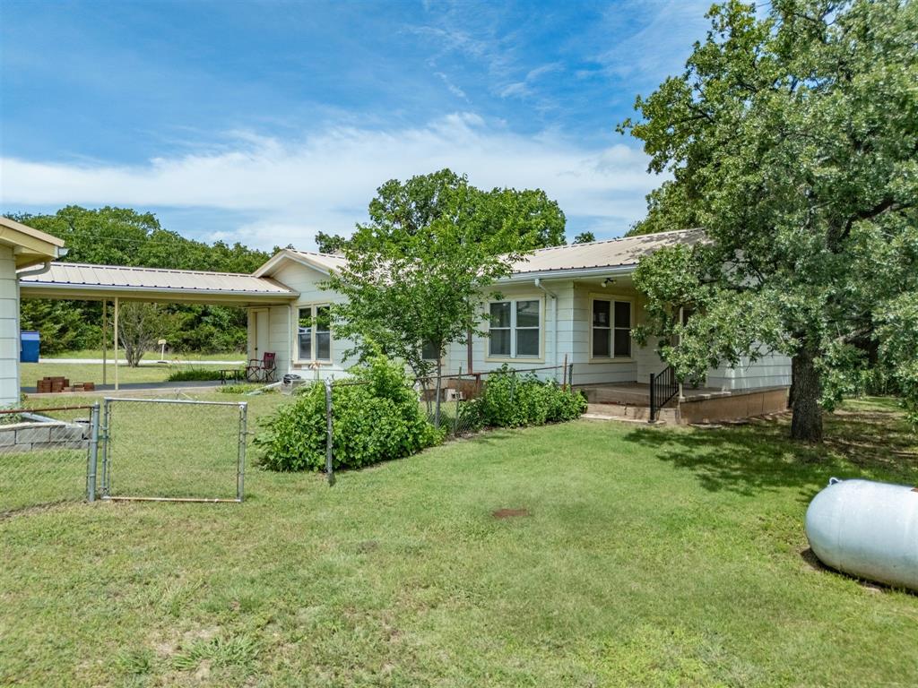 381 Bynum Road Bowie, TX 76230 - Photo 29 of 40