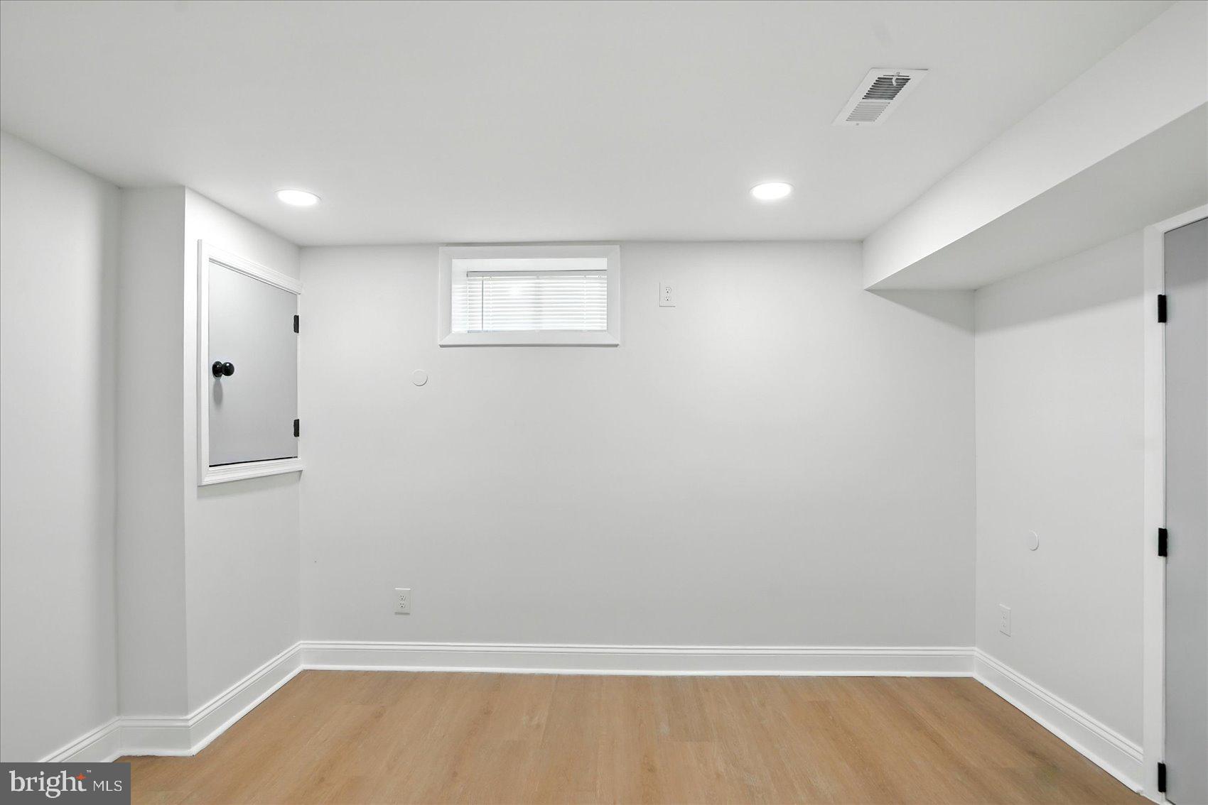 7031 Glen Spring Road Baltimore, MD 21244 - Photo 37 of 43 a view of room with window