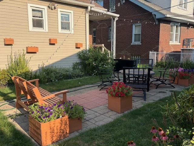 1726 Davis Avenue Whiting, IN 46394 - Photo 38 of 40 a garden view with a seating space