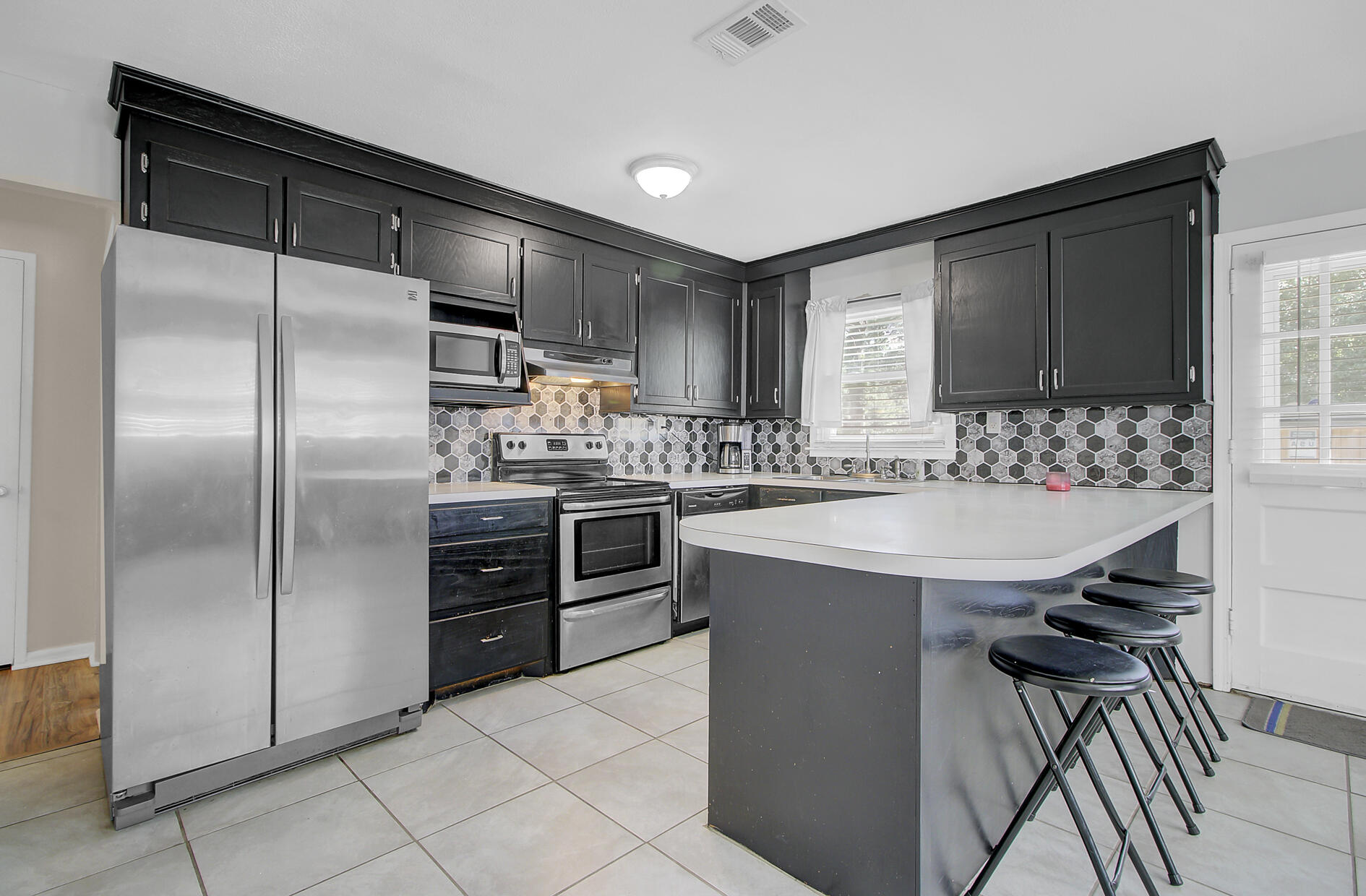 1135 Yeamans Hall Road Hanahan, SC 29410 - Photo 9 of 33 8