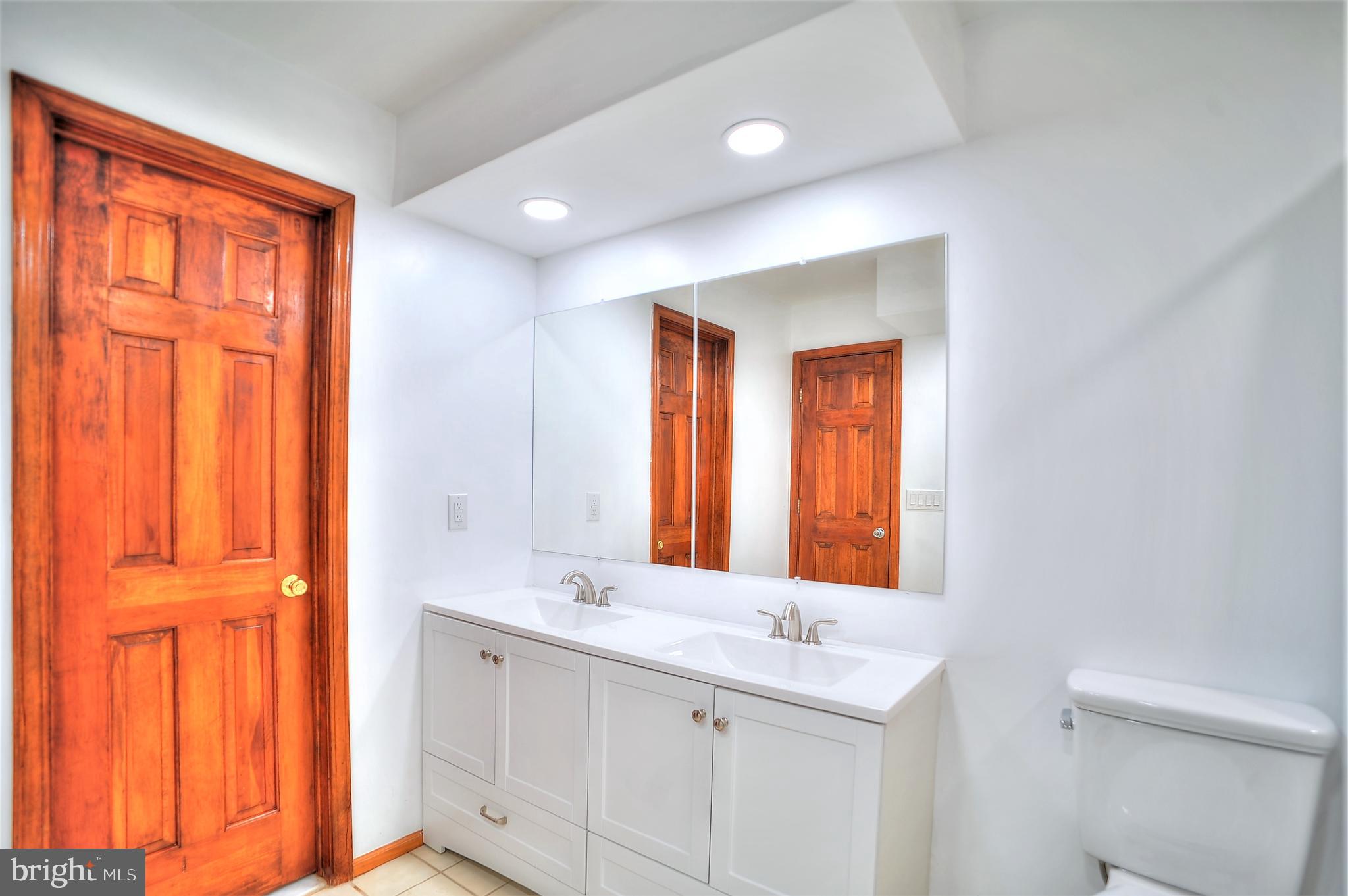 705 Princeton Road Lanoka Harbor, NJ 08734 - Photo 101 of 141 Master bathroom