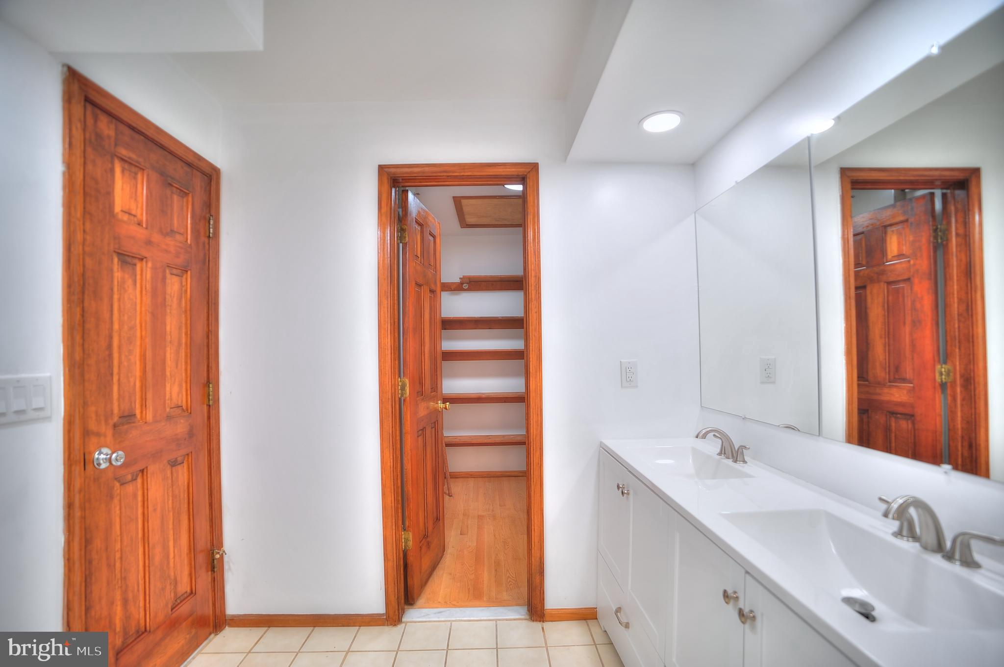 705 Princeton Road Lanoka Harbor, NJ 08734 - Photo 110 of 141 Master bathroom with full closet
