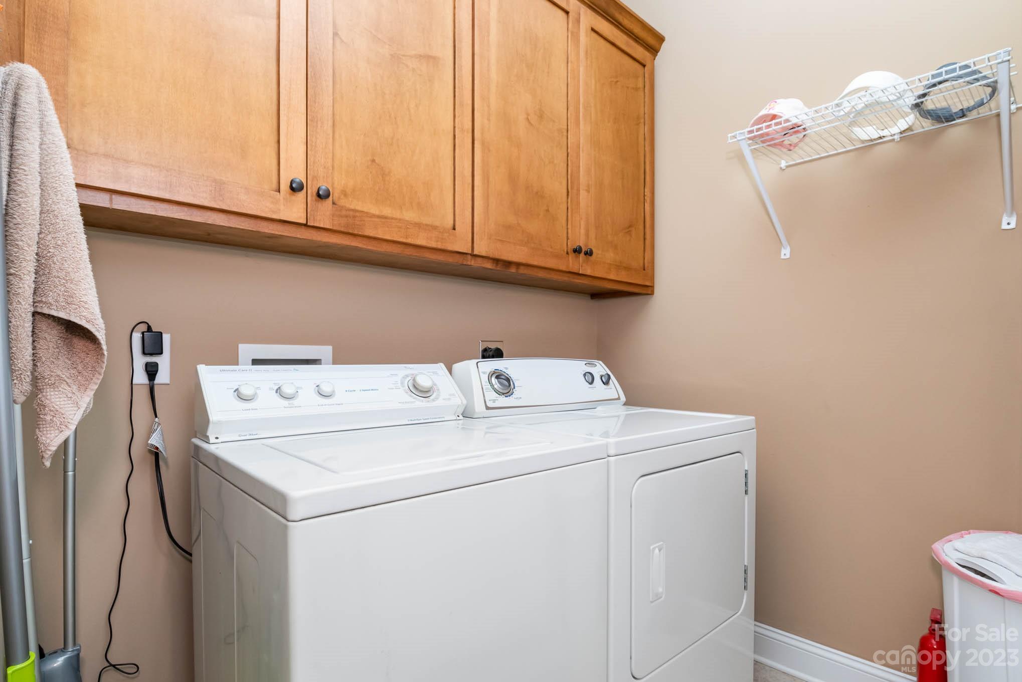 2255 South Paraham Road York, SC 29745 - Photo 14 of 33 a utility room with dryer and washer
