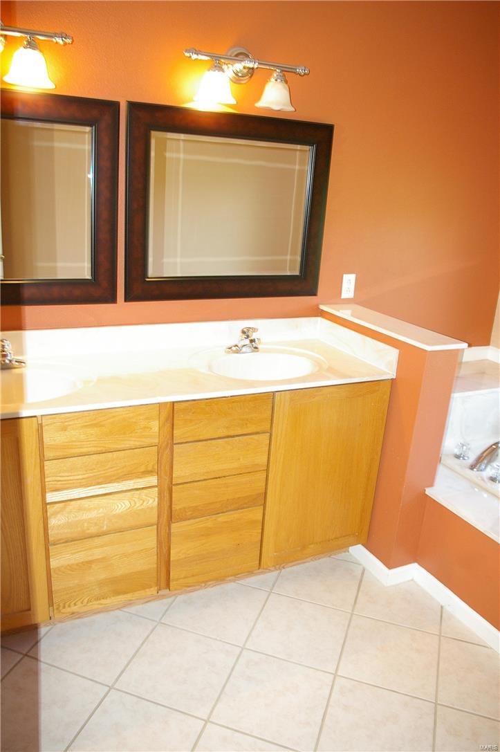 8233 Peabody Road Freeburg, IL 62243 - Photo 9 of 36 Gallery Image 9