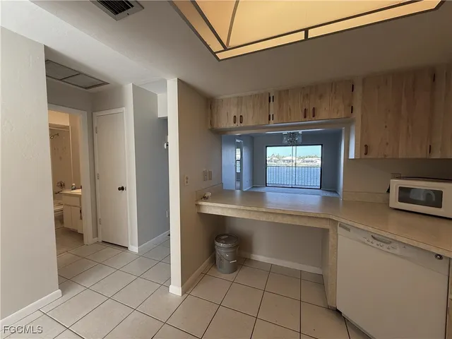 $1,350 | 131 Southwest 47th Terrace, Unit 202, Cape Coral, FL 33914