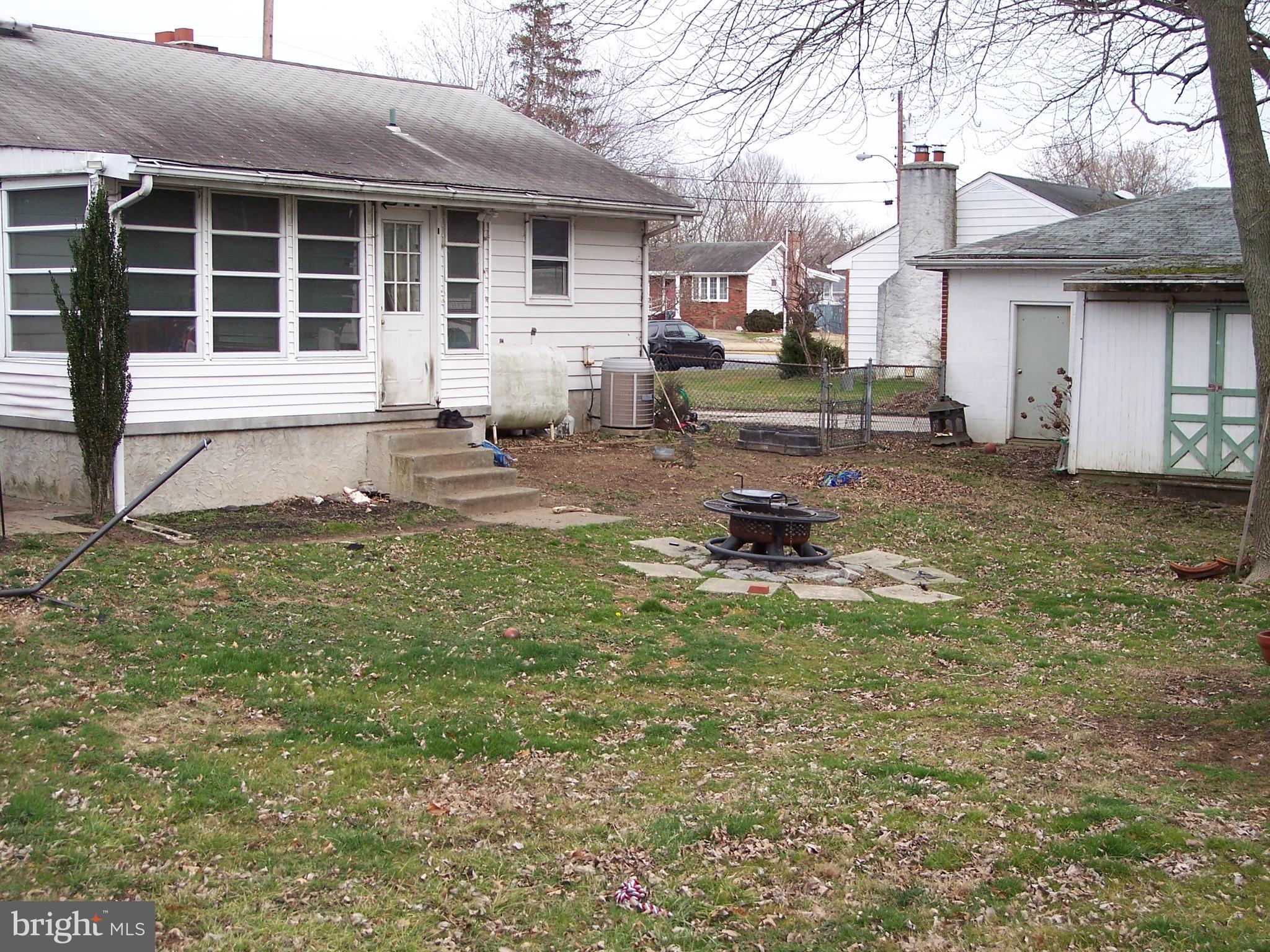 9 Cove Road Penns Grove, NJ 08069 - Photo 17 of 19 Backyard