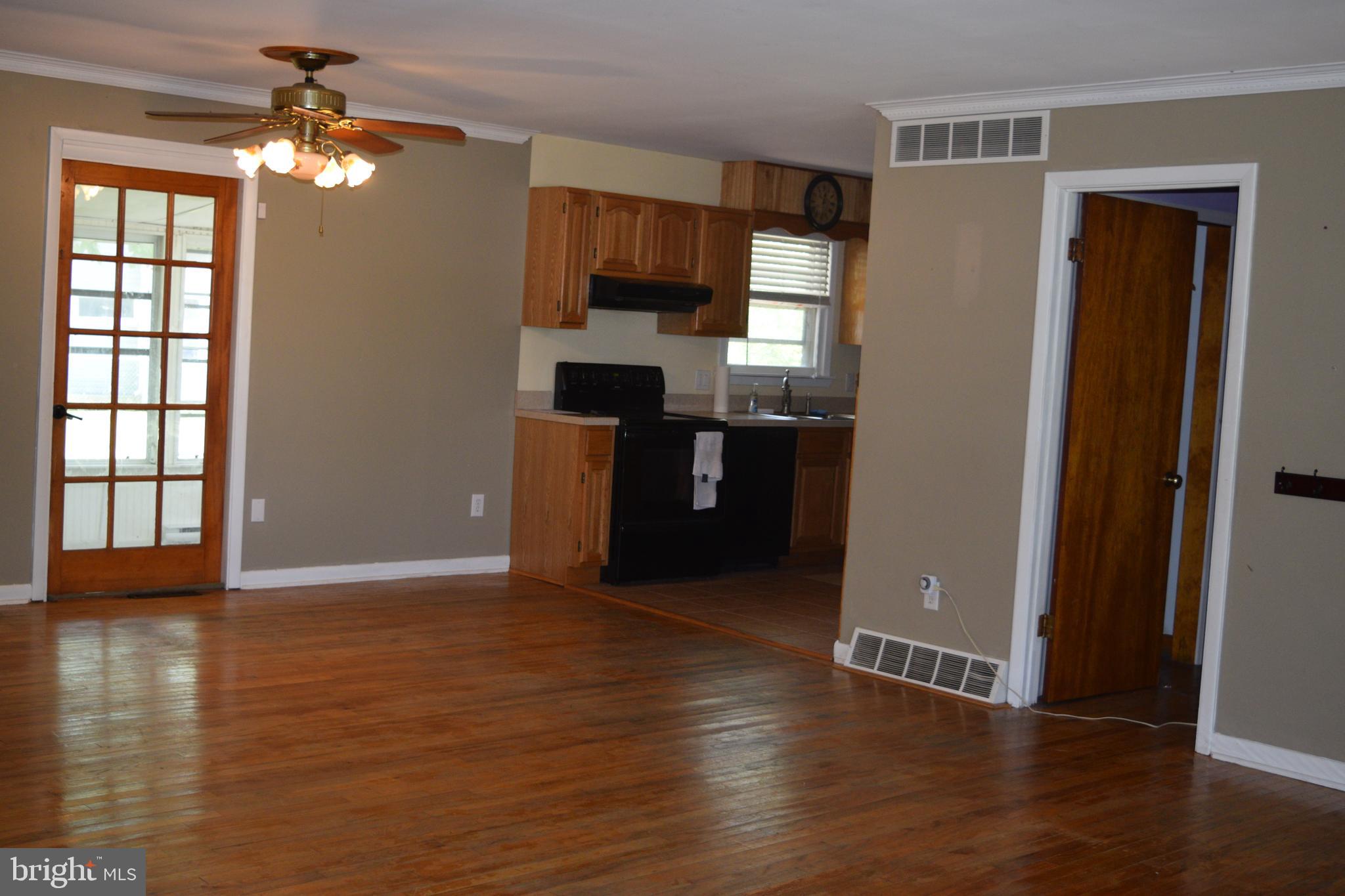 9 Cove Road Penns Grove, NJ 08069 - Photo 5 of 19 Gallery Image 5