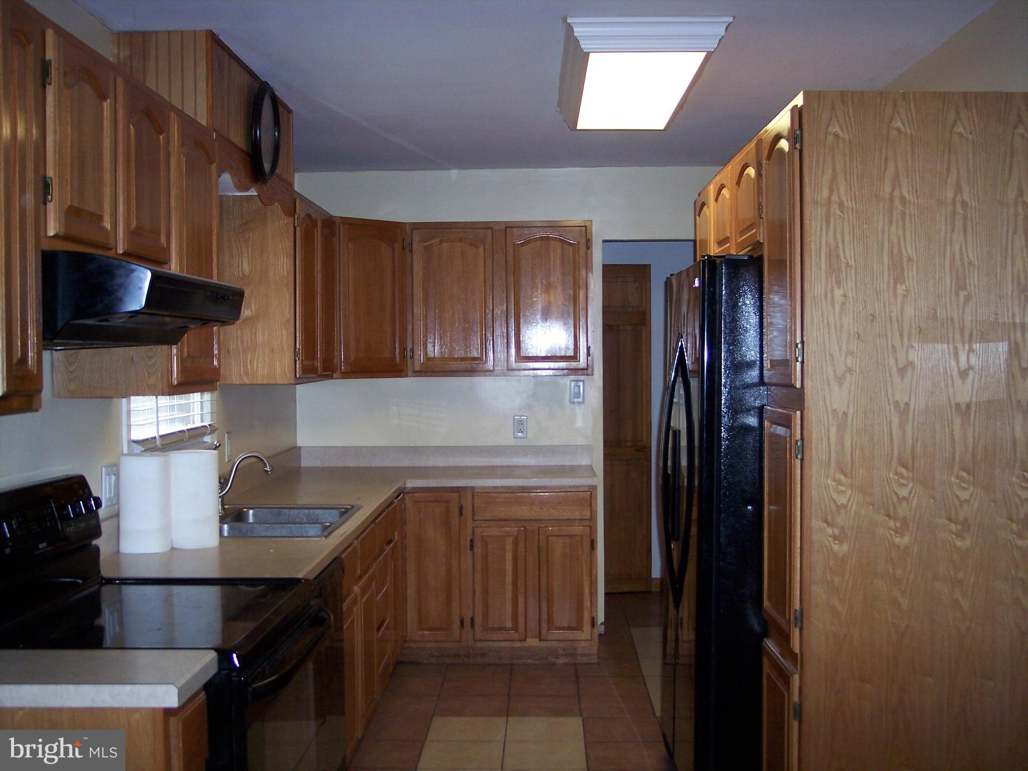 9 Cove Road Penns Grove, NJ 08069 - Photo 8 of 19 kitchen