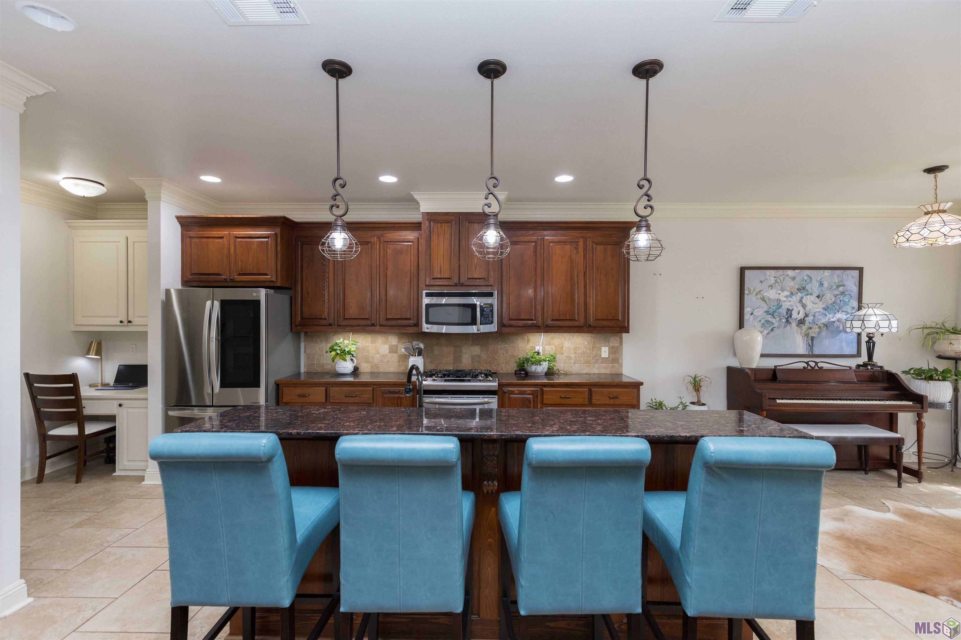 10536 Hill Pointe Avenue Baton Rouge, LA 70810 - Photo 11 of 37