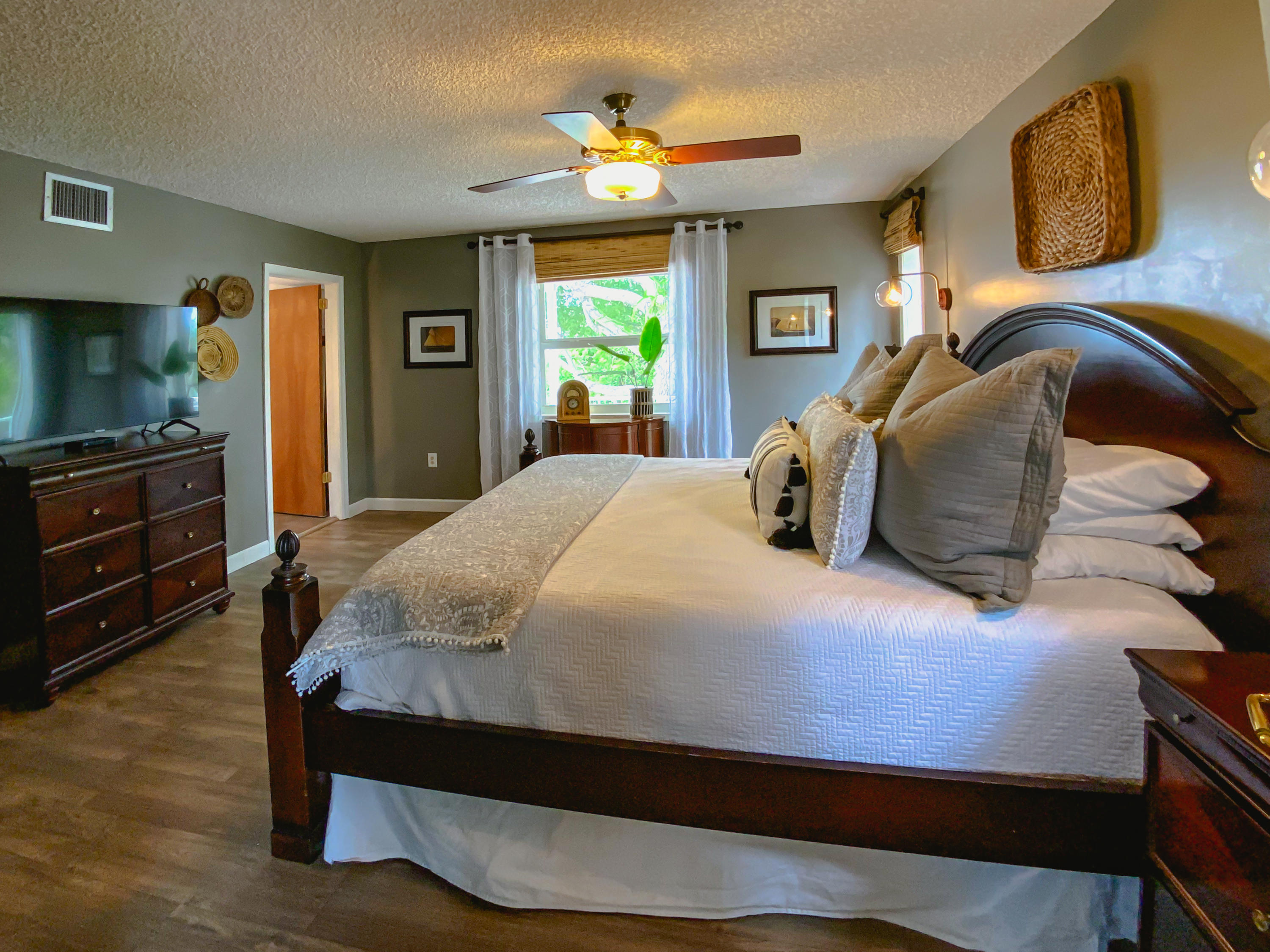 1211 Mockingbird Road Key Largo, FL 33037 - Photo 11 of 53 Primary Bedroom