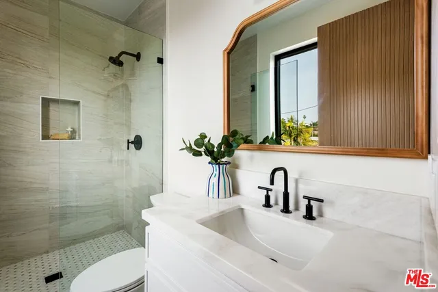 $4,295,000 | 13235 Lake Street, Los Angeles, CA 90066