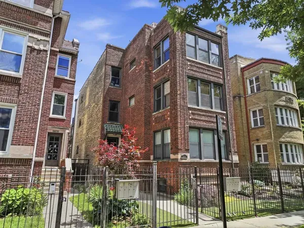 $2,300 | 7733 North Marshfield Avenue, Unit GARDEN, Chicago, IL 60626