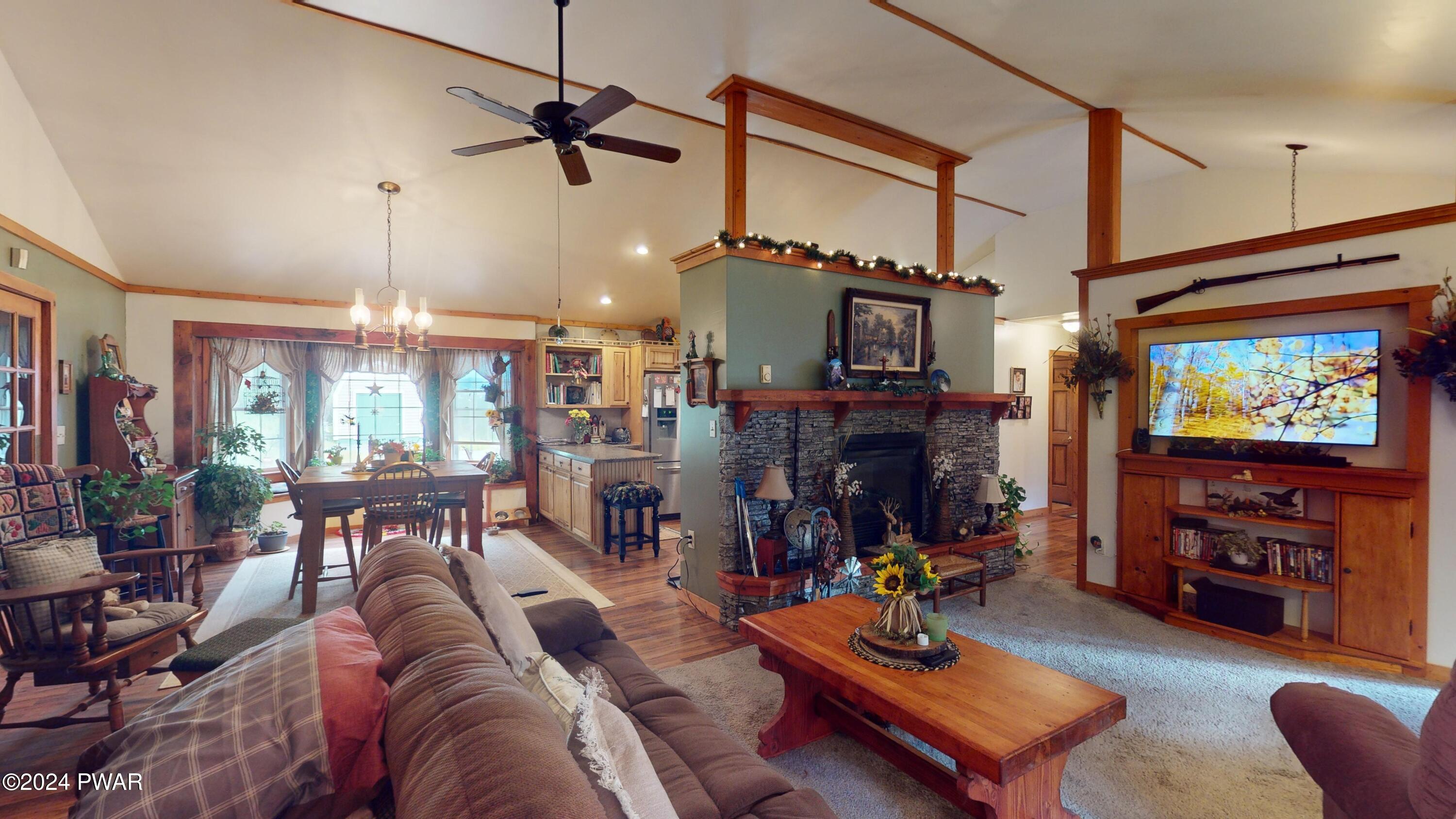 644 Raymondskill Road Milford, PA 18337 - Photo 29 of 65 Living room