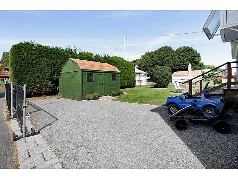 93 Bliss Mine Road Newport, RI 02840 - Photo 23 of 25 Yard/Garden.