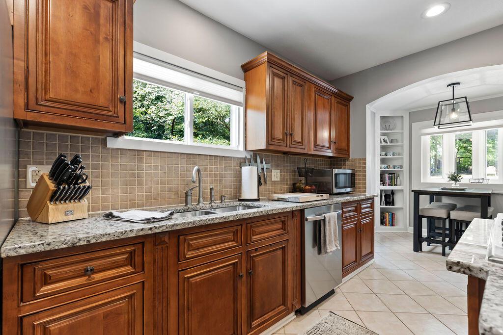 176 East Torrence Road Columbus, OH 43214 - Photo 28 of 64 Kitchen