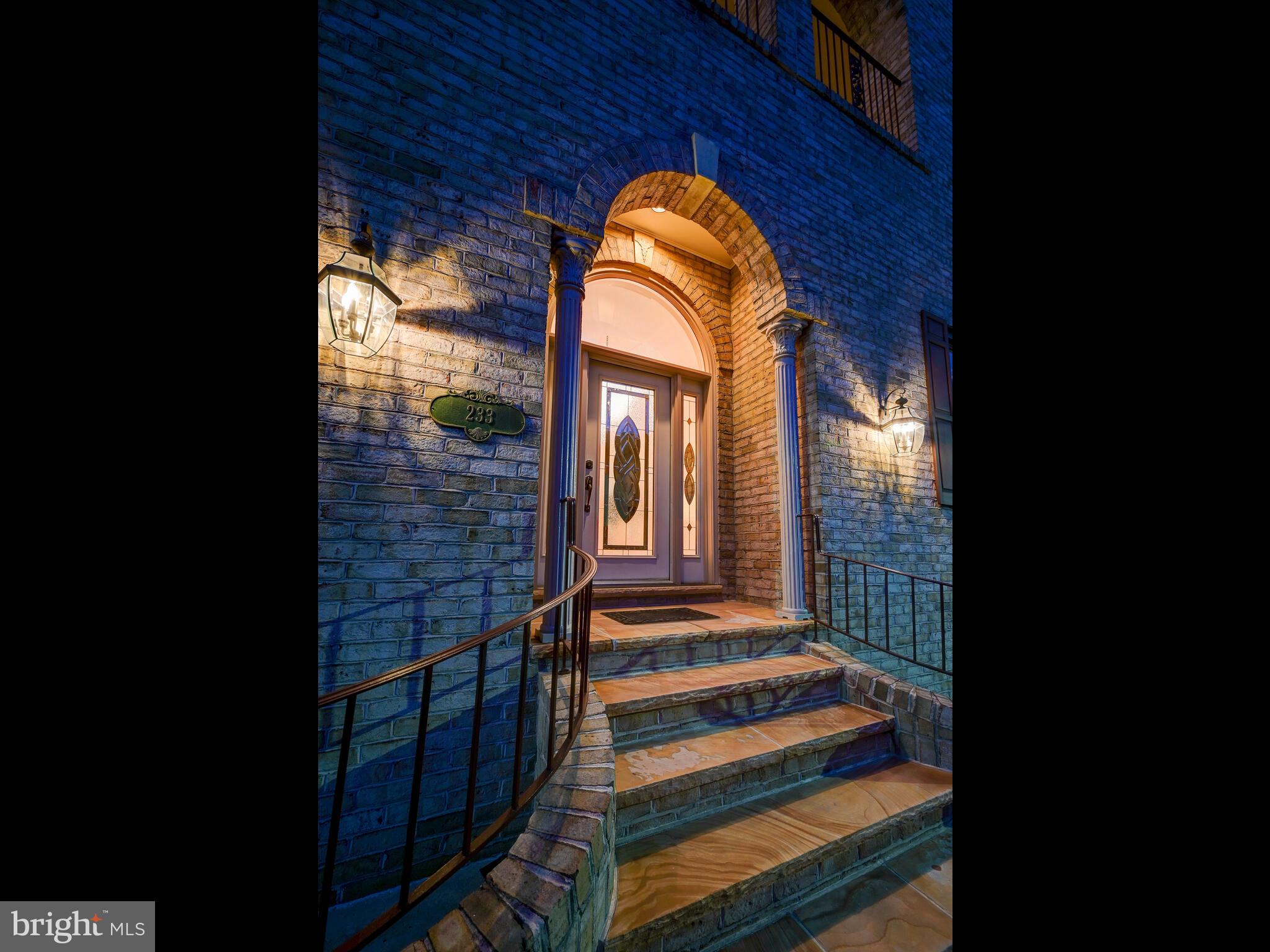 233 South Exeter Street Baltimore, MD 21202 - Photo 4 of 52 Gallery Image 4