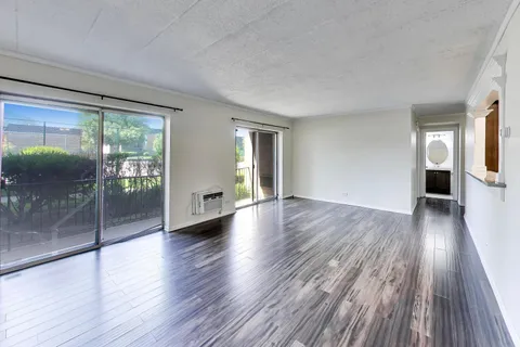 $179,900 | 1056 North Mill Street, Unit 107, Naperville, IL 60563
