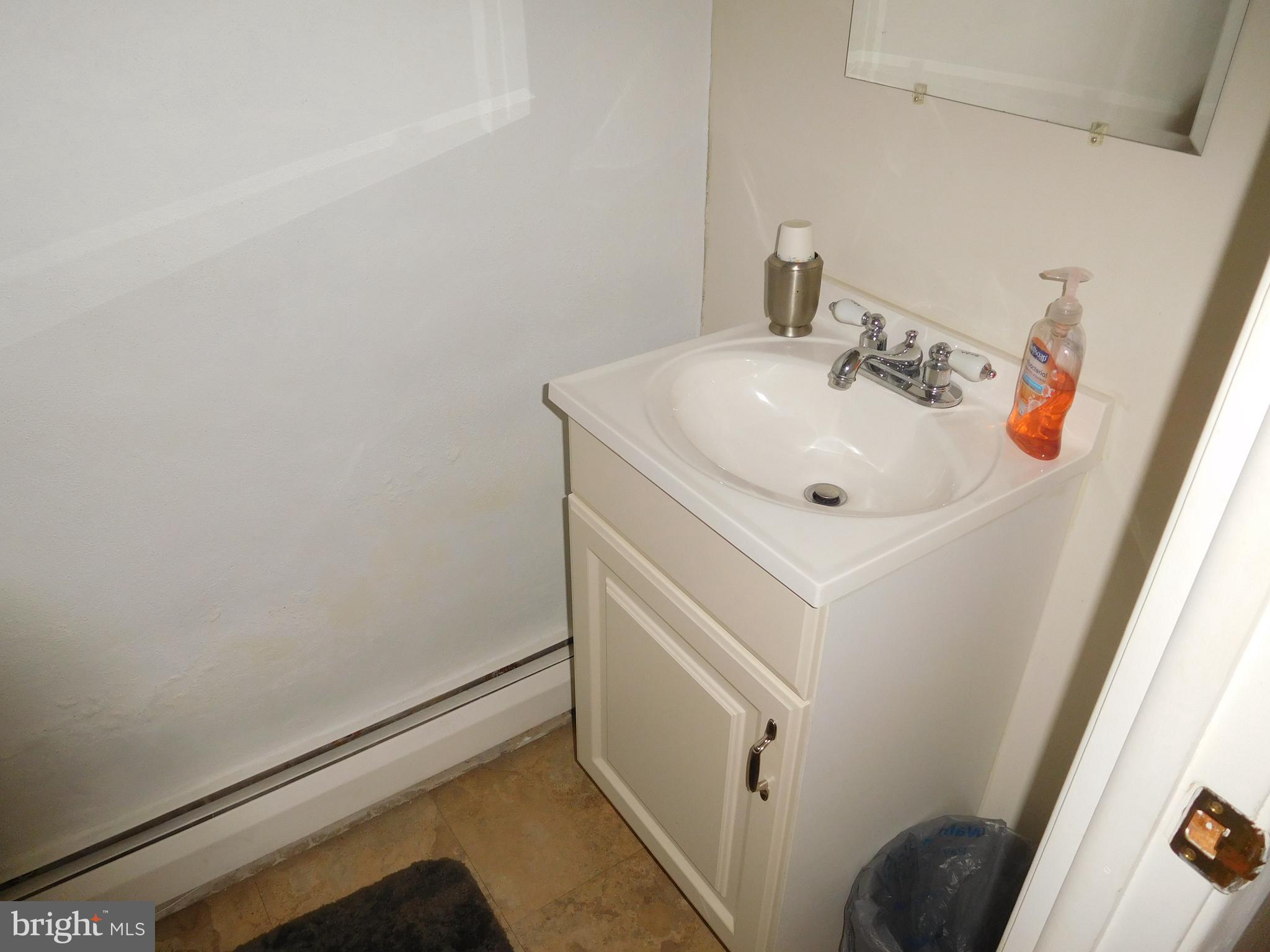 912 Bergen Street Philadelphia, PA 19111 - Photo 17 of 25 Powder Room