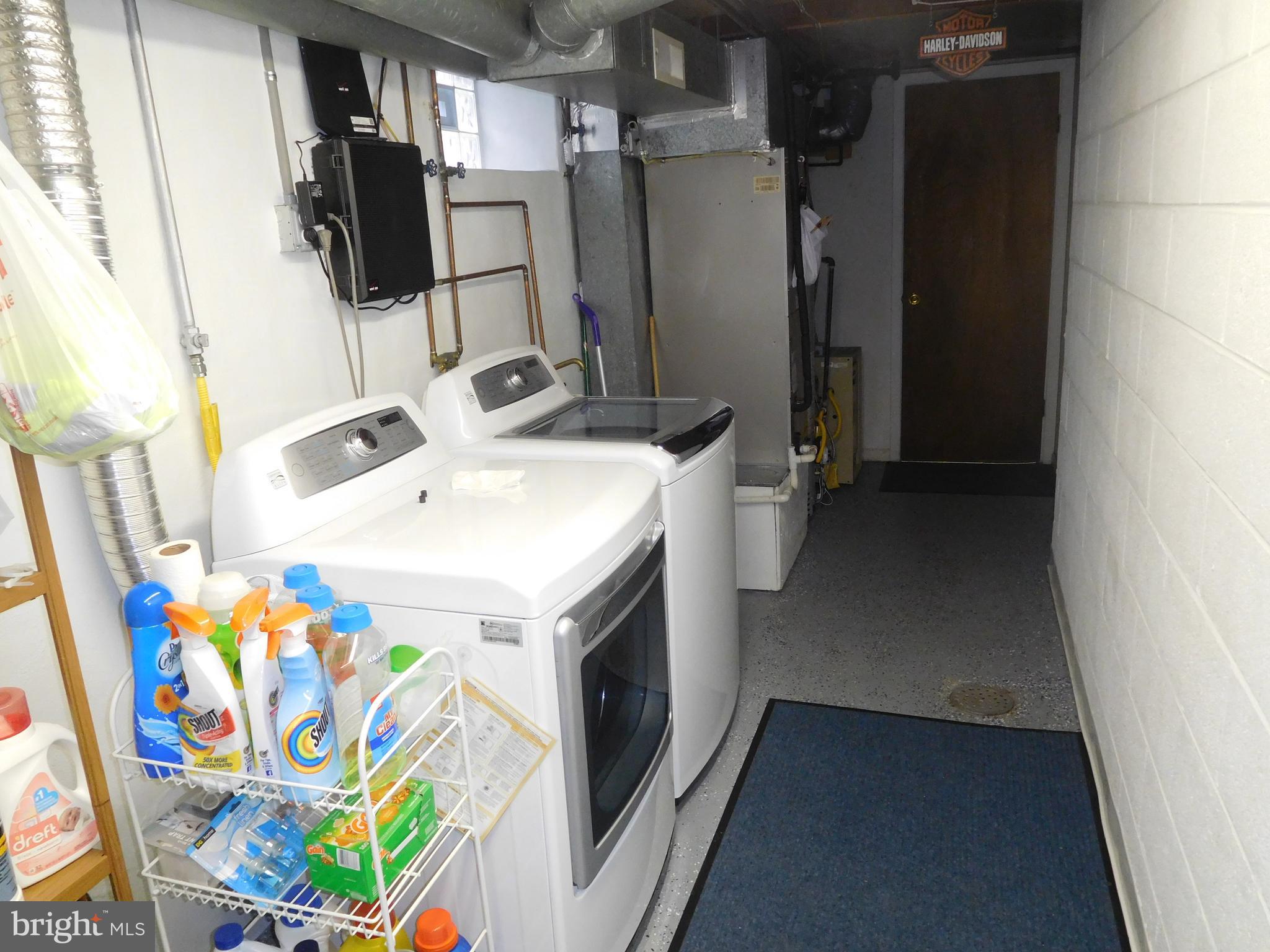912 Bergen Street Philadelphia, PA 19111 - Photo 18 of 25 Laundry Room