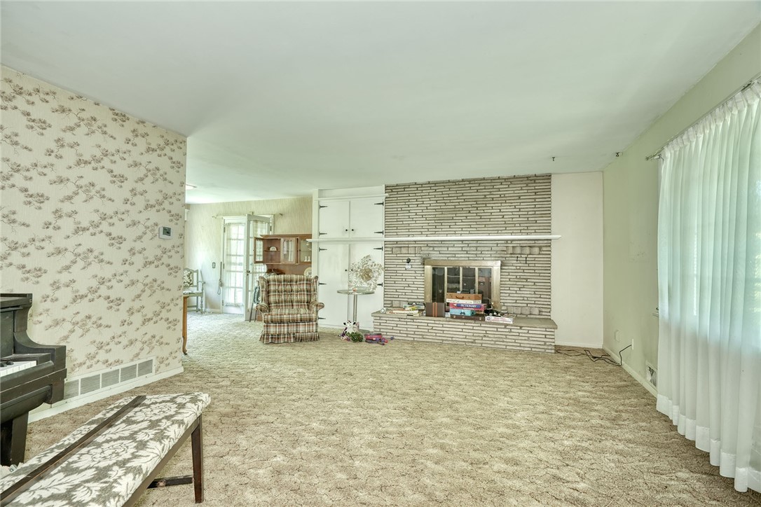 296 Kirk Road Greece, NY 14612 - Photo 5 of 46