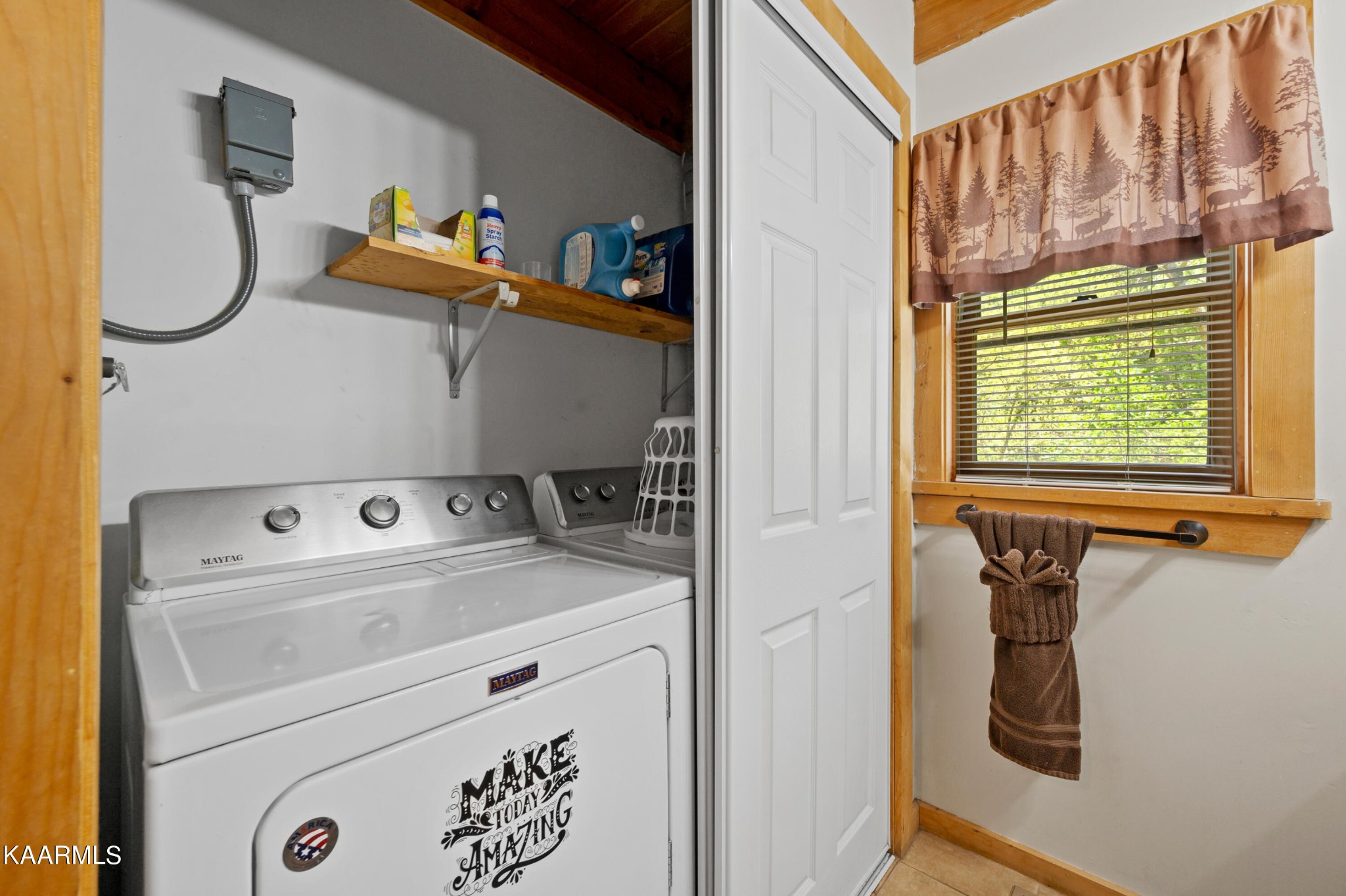 3138 North Clear Fork Road Sevierville, TN 37862 - Photo 24 of 35 a utility room with dryer and washer