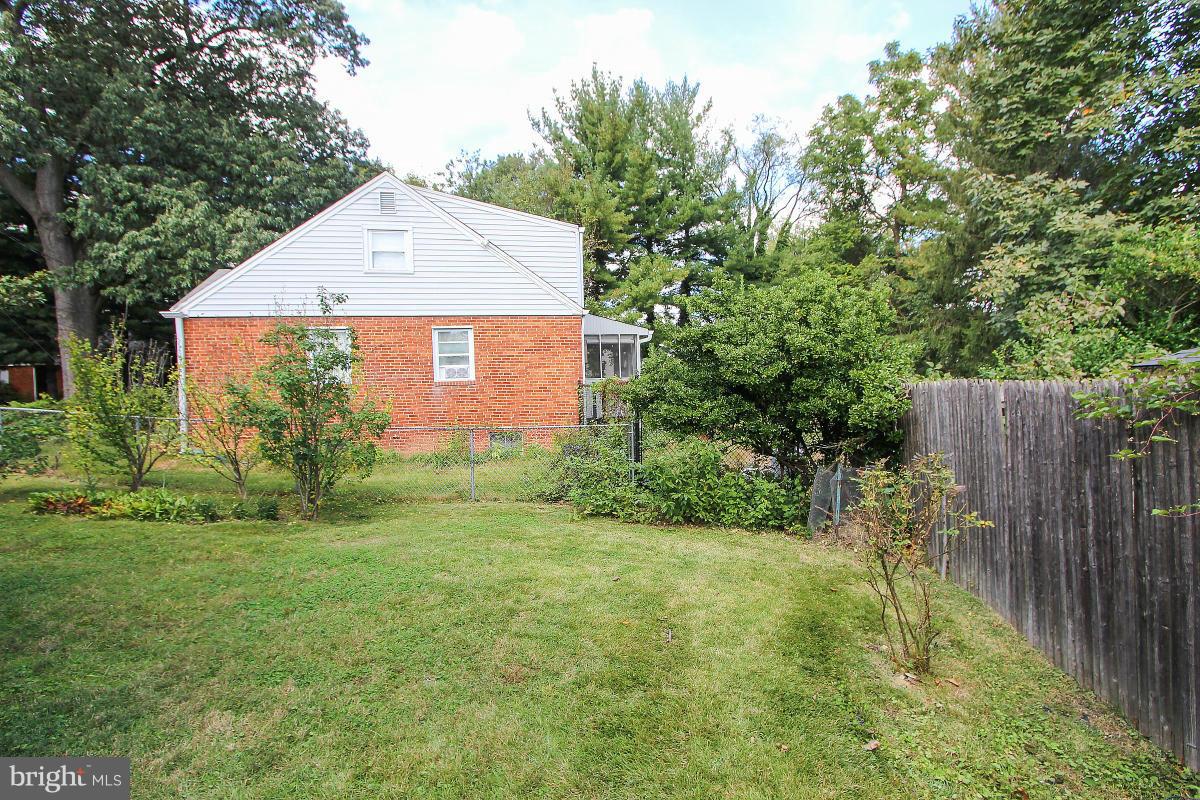 505 Kerwin Court Silver Spring, MD 20901 - Photo 26 of 27 a view of a back yard of the house