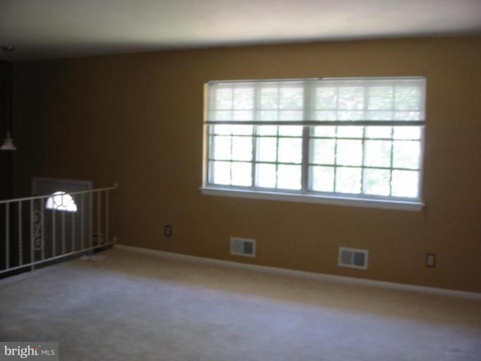 3533 Kings Point Road Randallstown, MD 21133 - Photo 6 of 6 Living Room