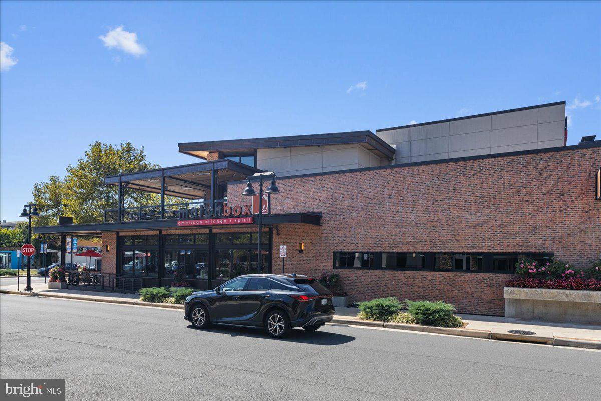 44614 Wolfhound Square Ashburn, VA 20147 - Photo 48 of 48 a car parked in front of a building